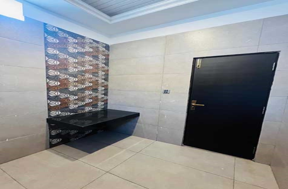12 marla house for sale in Canal Road Rahim Yar Khan