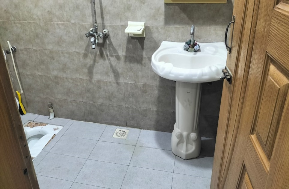 5 marla house for sale in Abu Dhabi Road Rahim Yar Khan