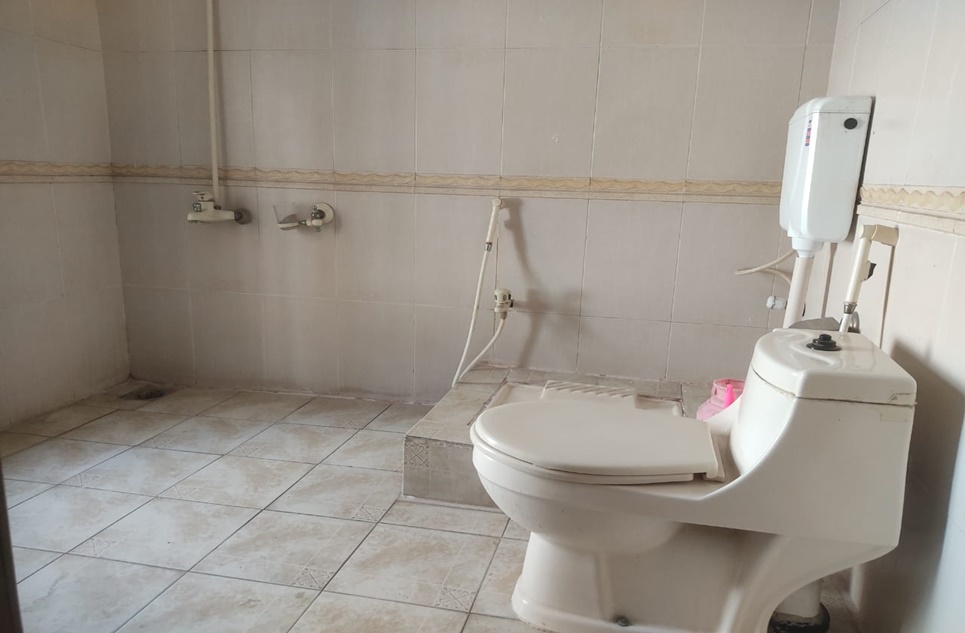 2 kanal house for rent in Gulberg Lahore