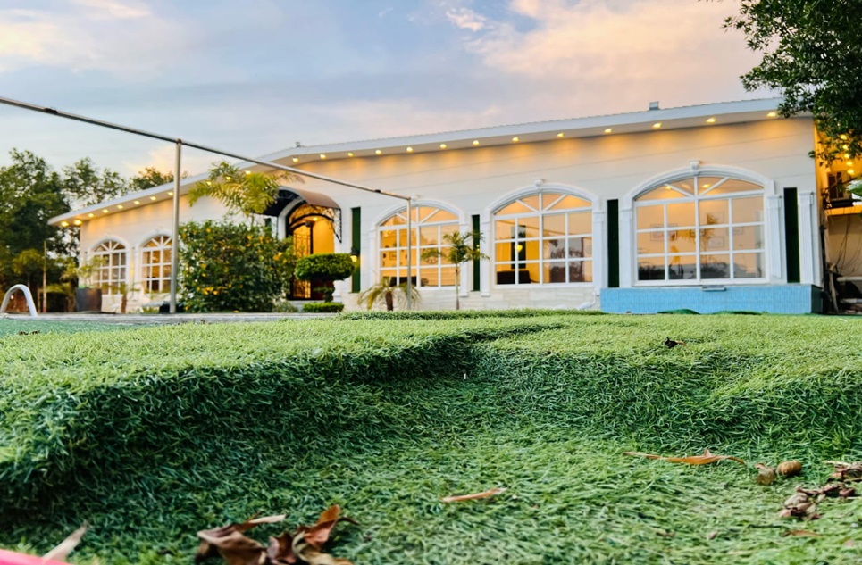 8 kanal farm for sale in Bedian Road Lahore