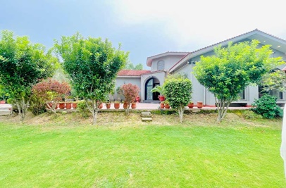 9 kanal farm for sale in Bedian Road Lahore