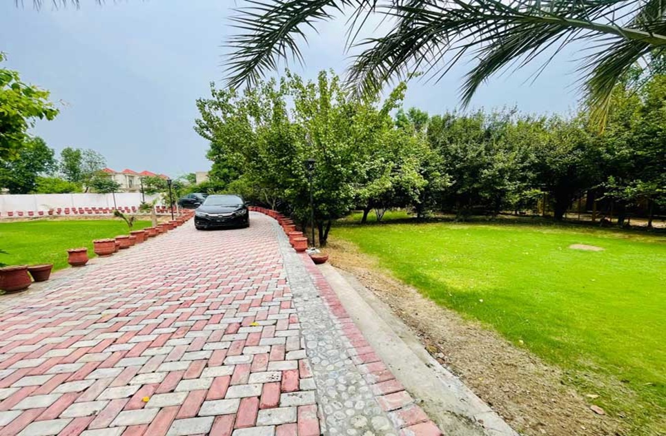 9 kanal farm for sale in Bedian Road Lahore