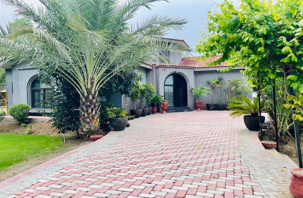 9 kanal farm for sale in Bedian Road Lahore