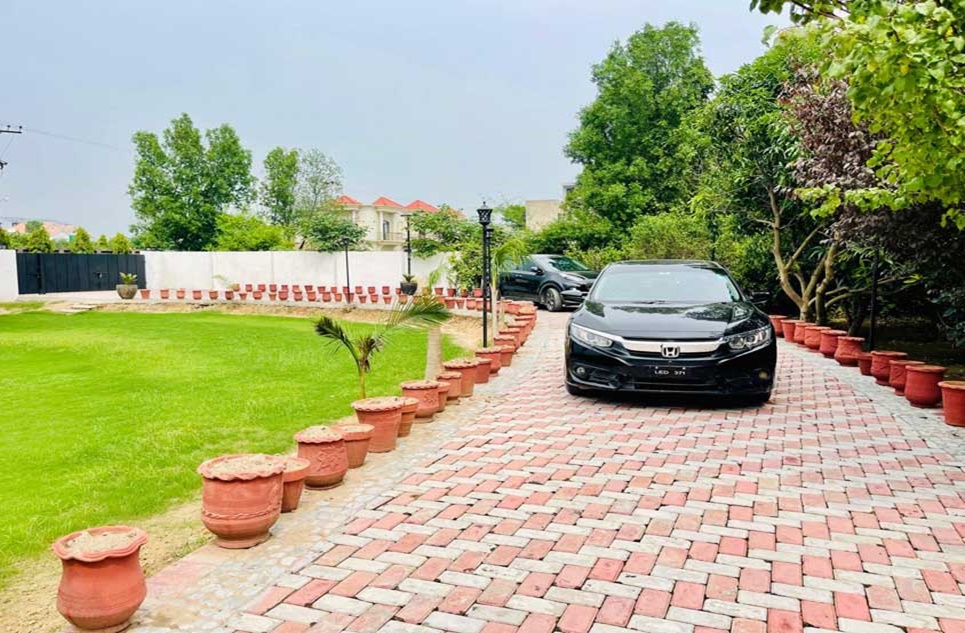9 kanal farm for sale in Bedian Road Lahore