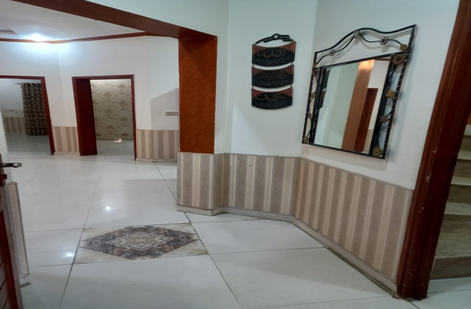 8 Marla House for Rent in Usman Block, Sector B, Bahria Town, Lahore