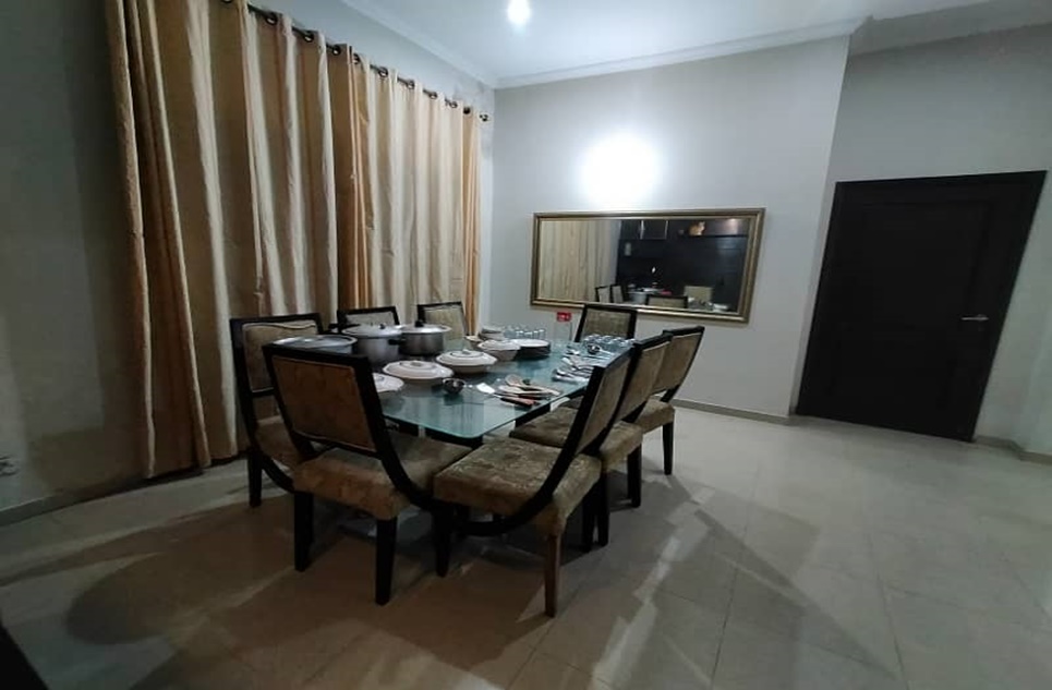 10 marla house for rent in DHA Lahore