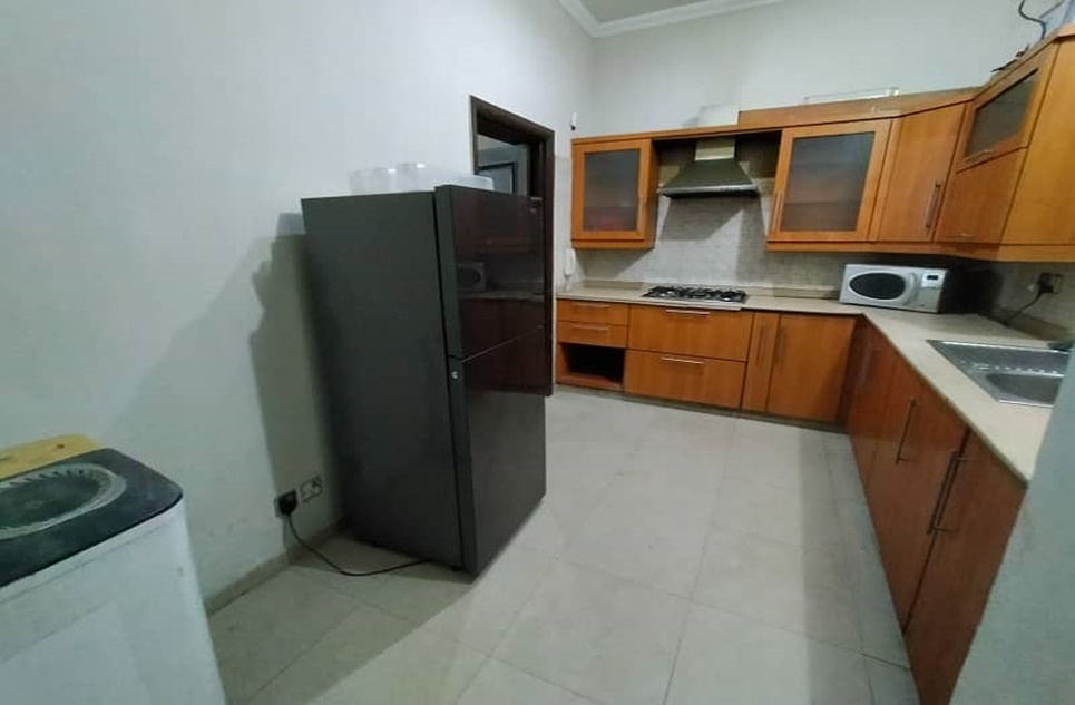 10 marla house for rent in DHA Lahore