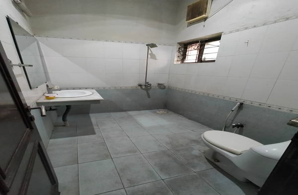 10 marla house for rent in DHA Lahore