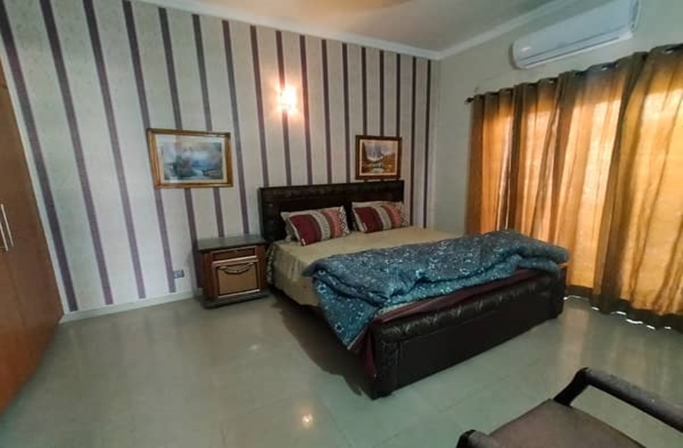 10 marla house for rent in DHA Lahore
