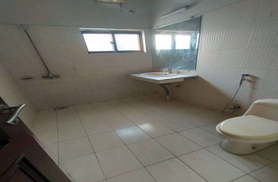 10 marla house for rent in DHA Lahore