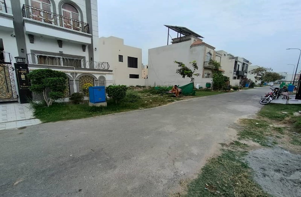 5 marla house for rent in DHA Lahore