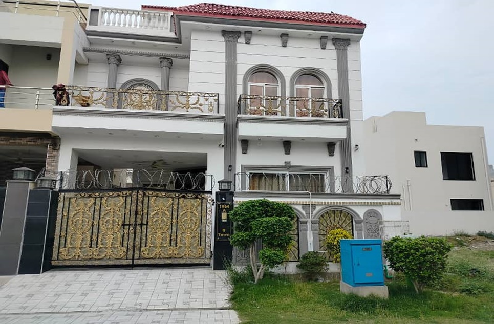5 marla house for rent in DHA Lahore