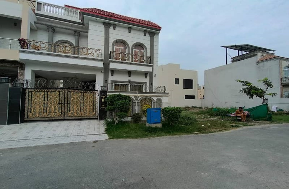 5 marla house for rent in DHA Lahore