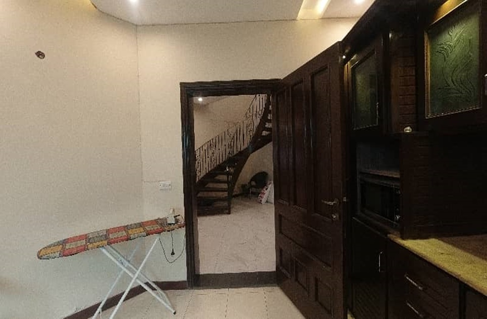 1 kanal house for rent in Phase 6 DHA Lahore