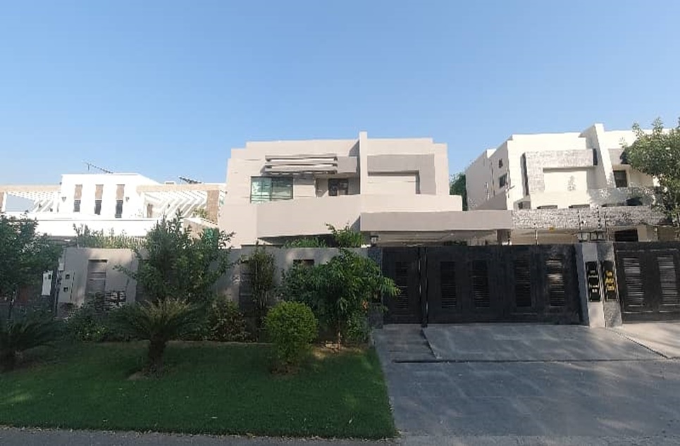 1 kanal house for rent in Phase 6 DHA Lahore