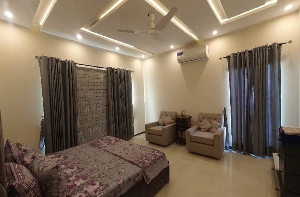 1 kanal house for rent in Phase 6 DHA Lahore