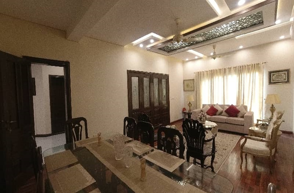 1 kanal house for rent in Phase 6 DHA Lahore