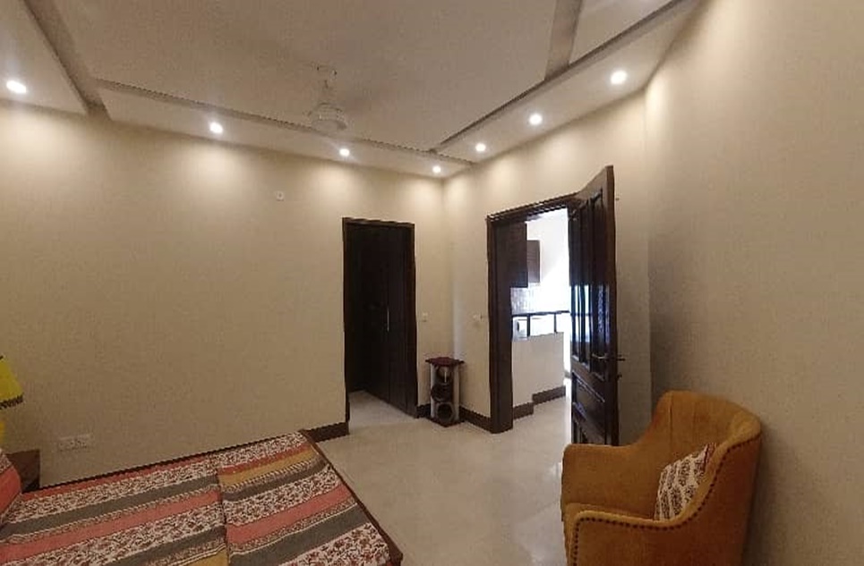 1 kanal house for rent in Phase 6 DHA Lahore