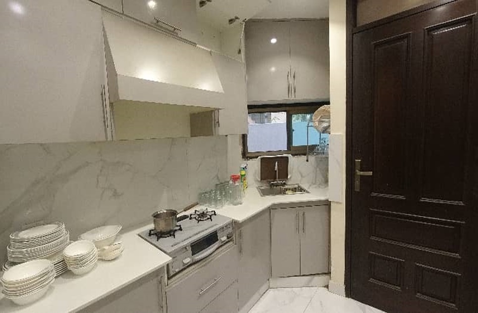 1 kanal house for rent in Phase 6 DHA Lahore