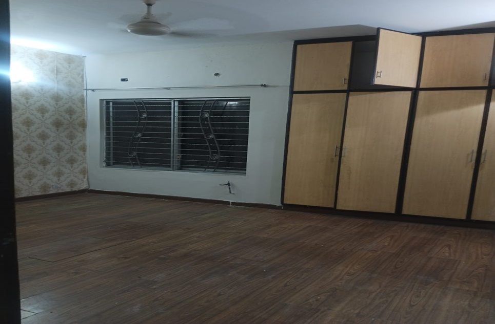8 Marla House for Rent in Safari Villas Block, Sector B, Bahria Town, Lahore
