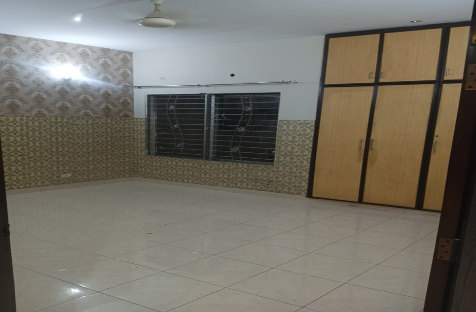8 Marla House for Rent in Safari Villas Block, Sector B, Bahria Town, Lahore