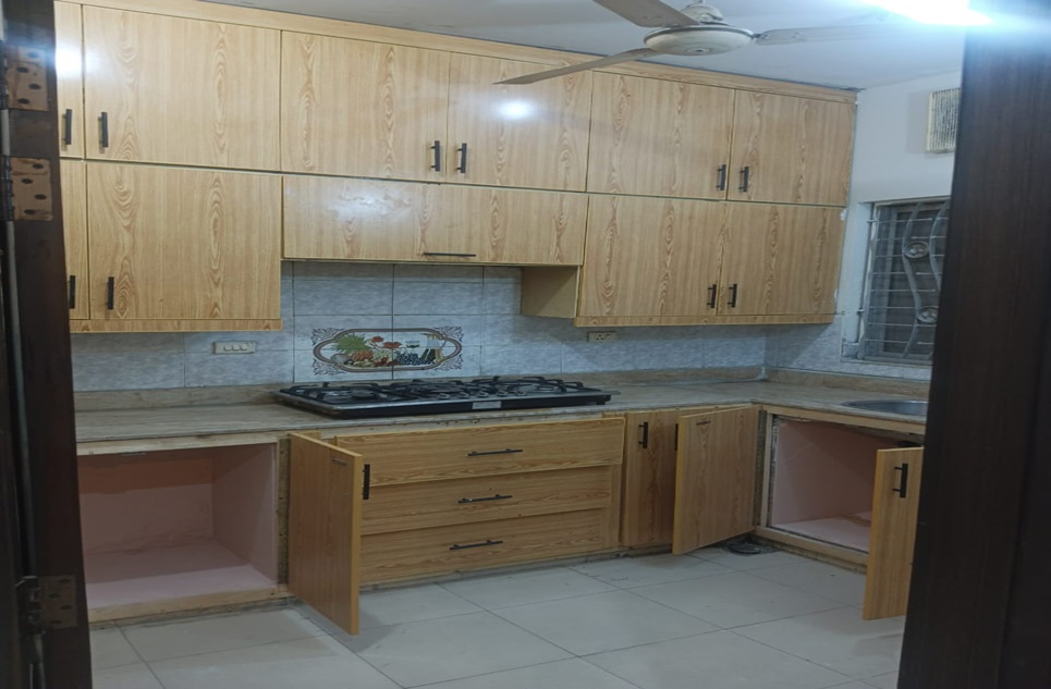 8 Marla House for Rent in Safari Villas Block, Sector B, Bahria Town, Lahore
