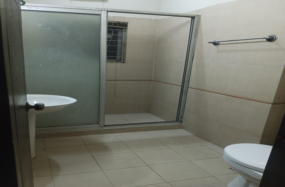 8 Marla House for Rent in Safari Villas Block, Sector B, Bahria Town, Lahore