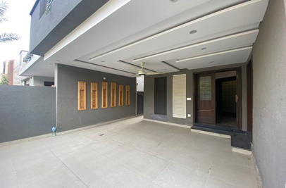 8 Marla House for Rent in Umer Block, Sector B, Bahria Town, Lahore