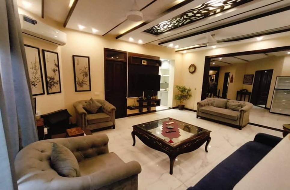 1 kanal house for rent in Phase 6 DHA Lahore