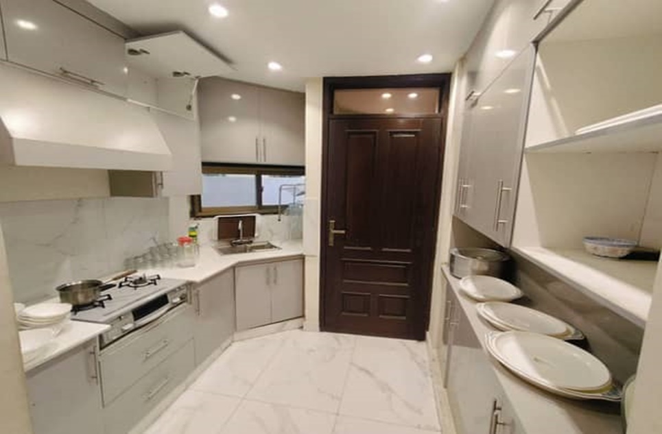 1 kanal house for rent in Phase 6 DHA Lahore