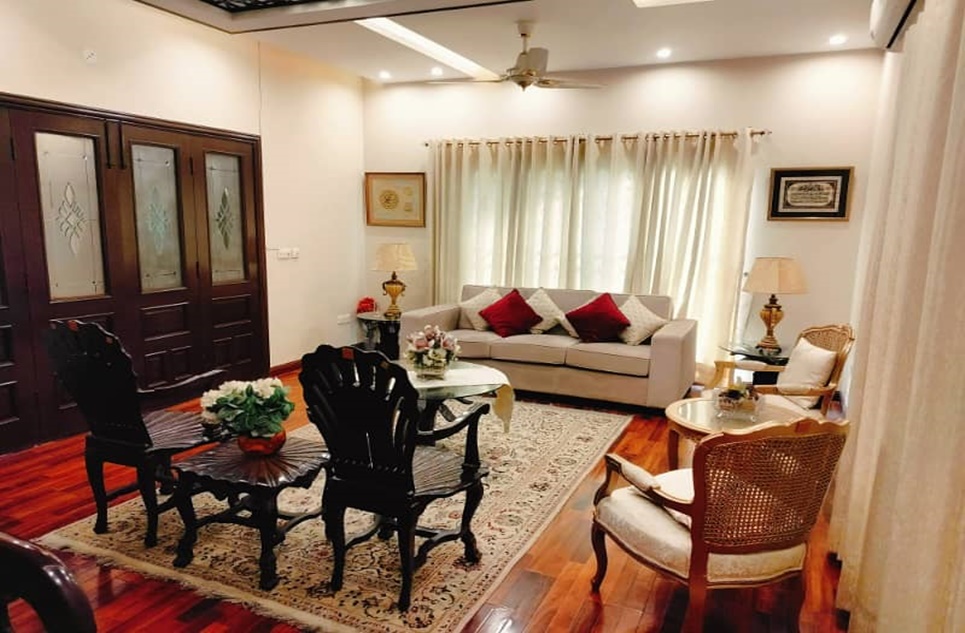 1 kanal house for rent in Phase 6 DHA Lahore