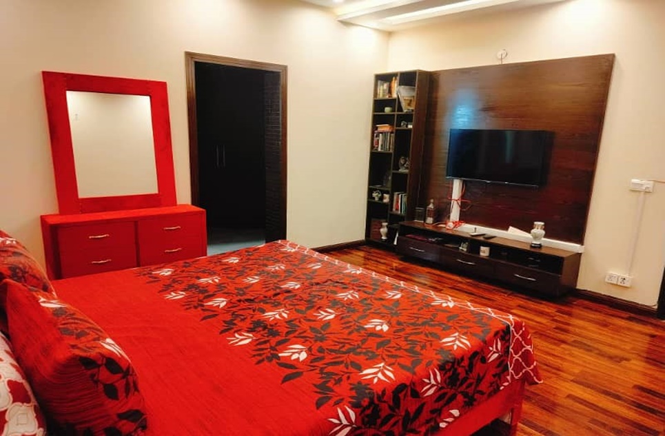 1 kanal house for rent in Phase 6 DHA Lahore