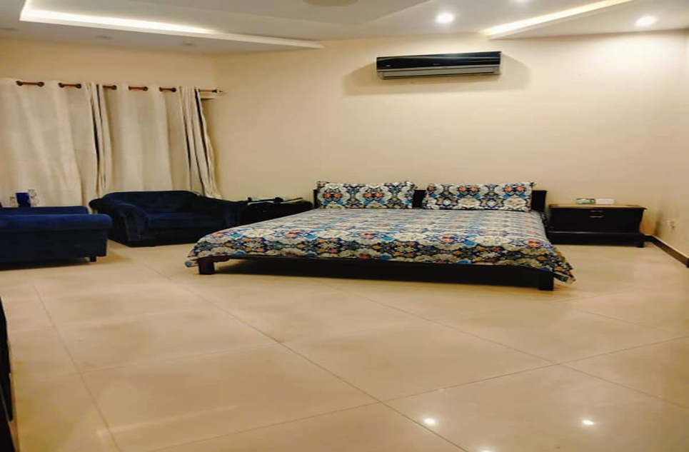 1 kanal house for rent in Phase 6 DHA Lahore