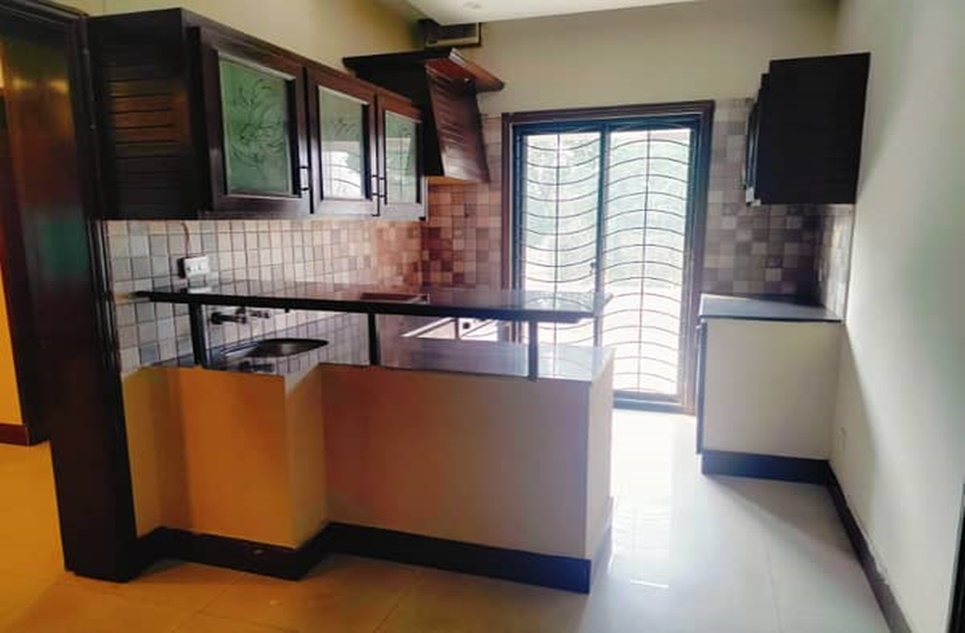 1 kanal house for rent in Phase 6 DHA Lahore