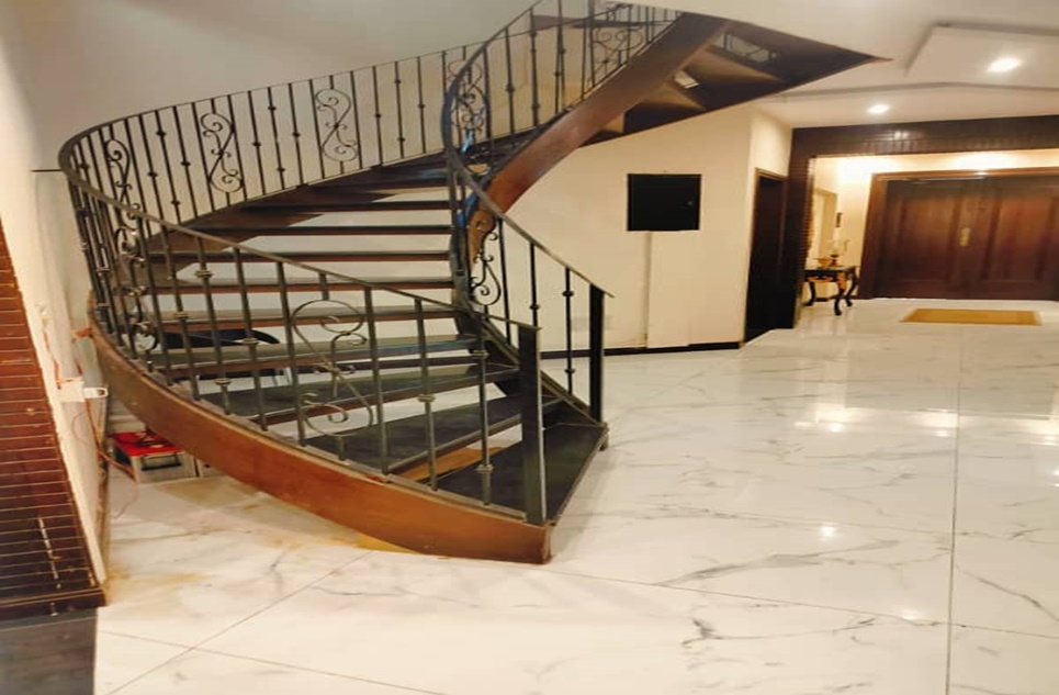 1 kanal house for rent in Phase 6 DHA Lahore