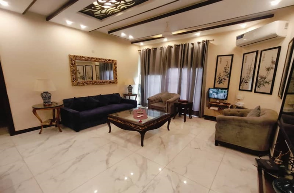 1 kanal house for rent in Phase 6 DHA Lahore