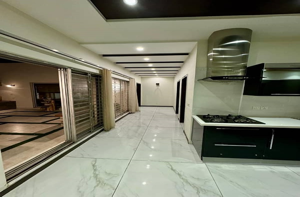 1 kanal house for rent in Phase 6 DHA Lahore