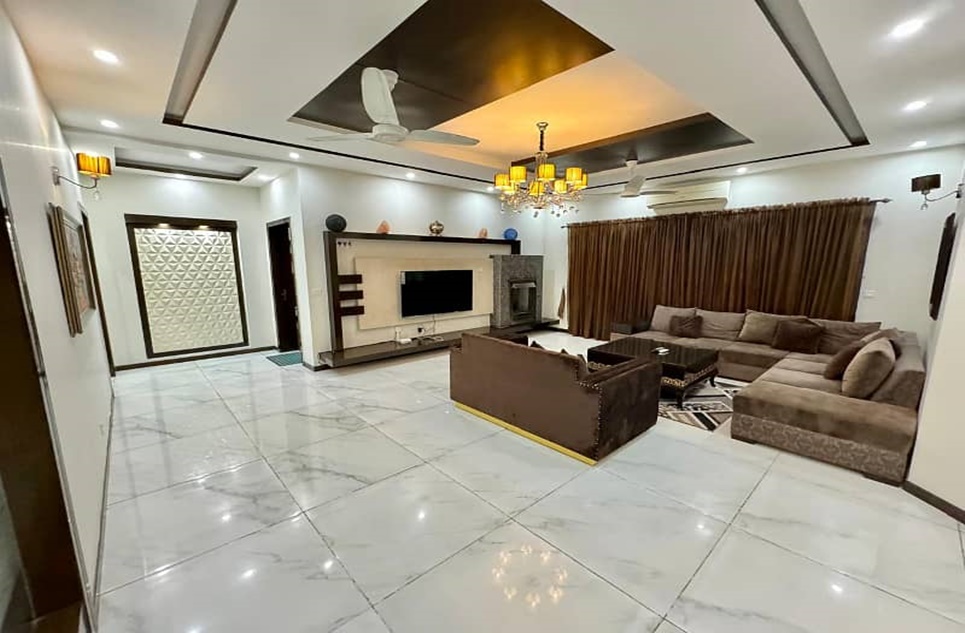 1 kanal house for rent in Phase 6 DHA Lahore
