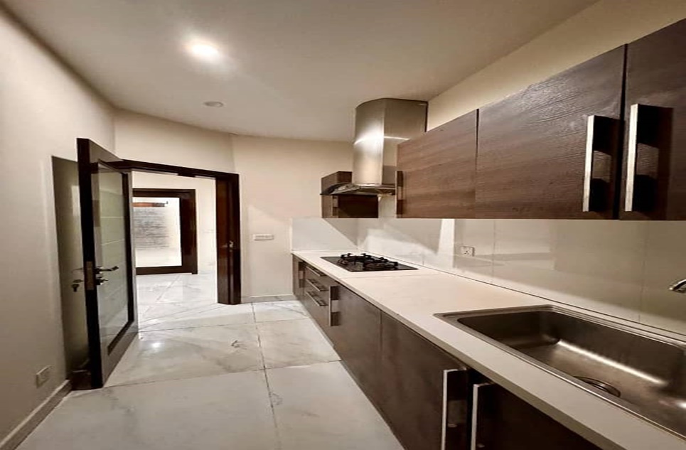 1 kanal house for rent in Phase 6 DHA Lahore