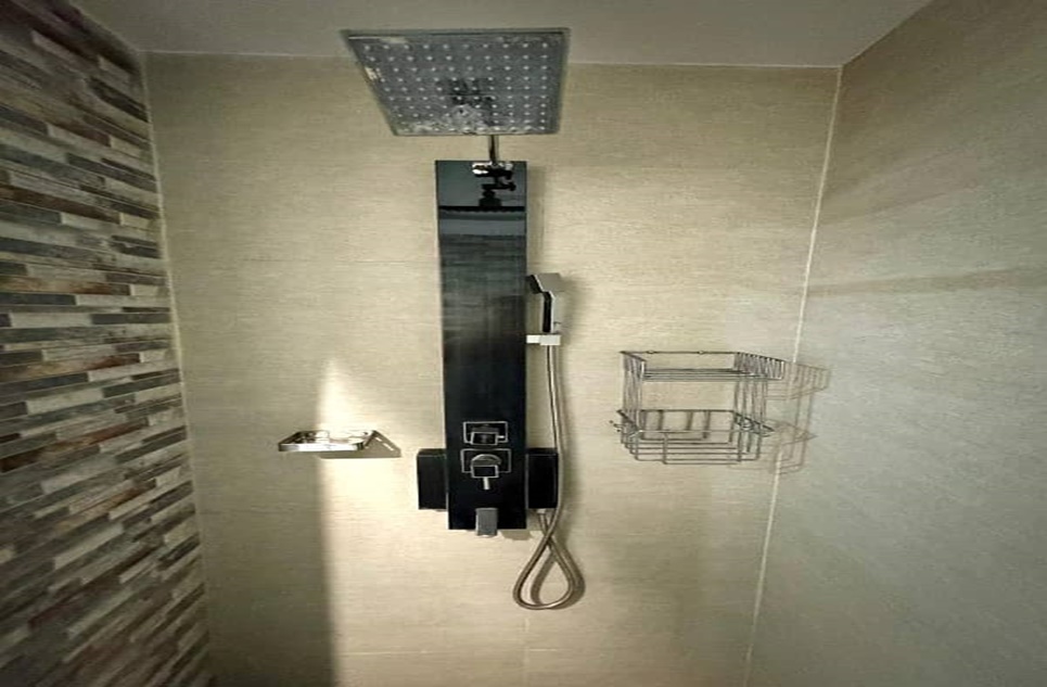 1 kanal house for rent in Phase 6 DHA Lahore