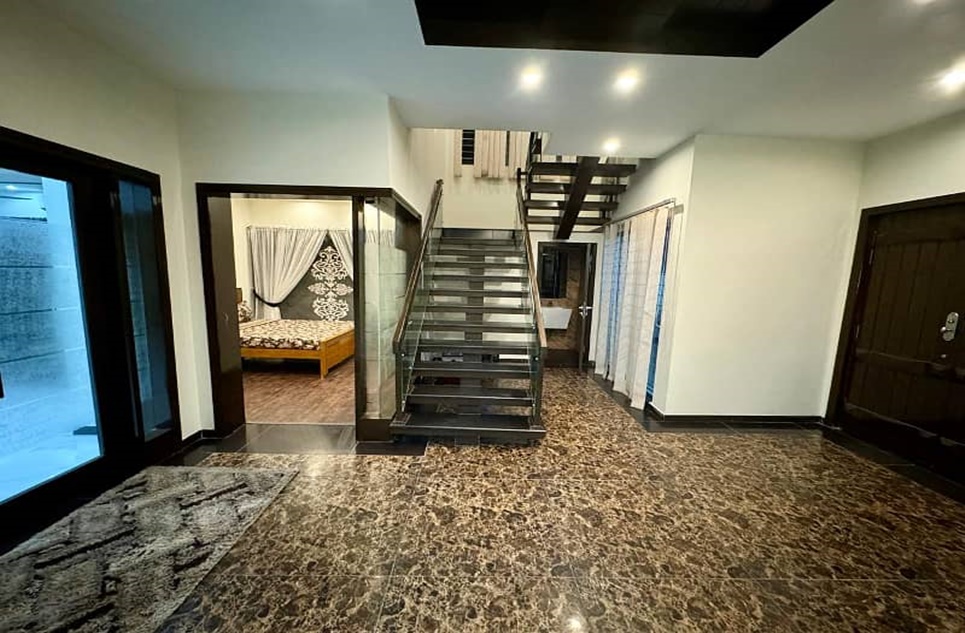 1 kanal house for rent in Phase 6 DHA Lahore