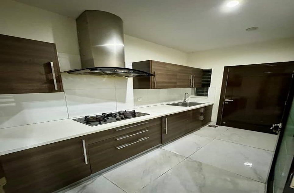 1 kanal house for rent in Phase 6 DHA Lahore