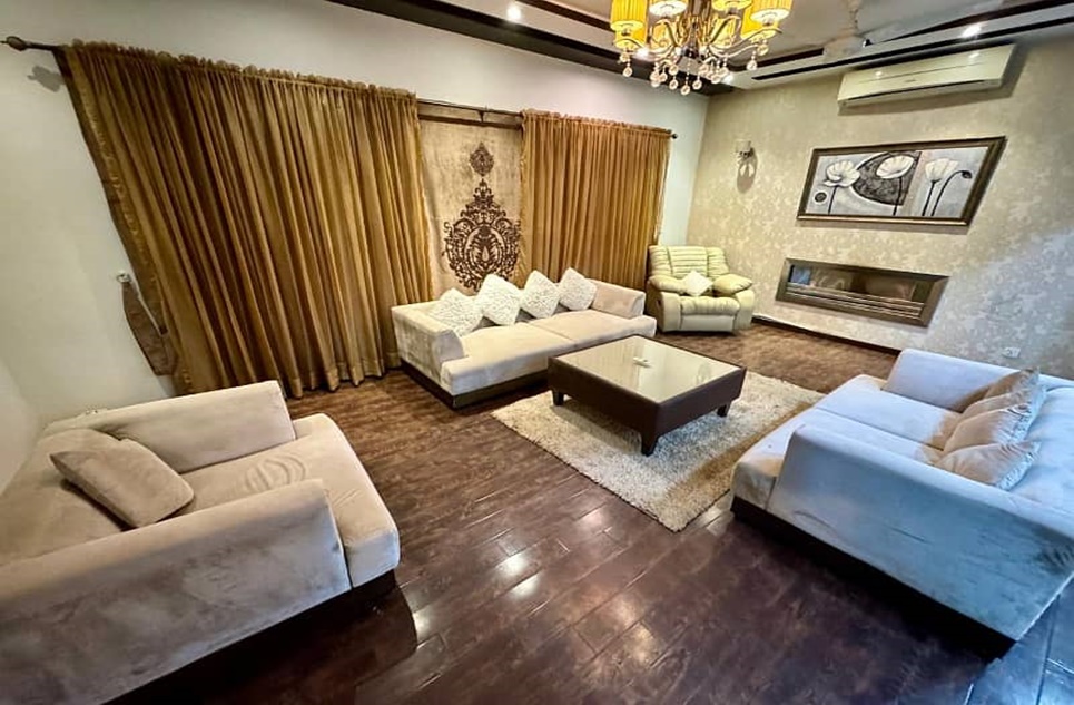 1 kanal house for rent in Phase 6 DHA Lahore