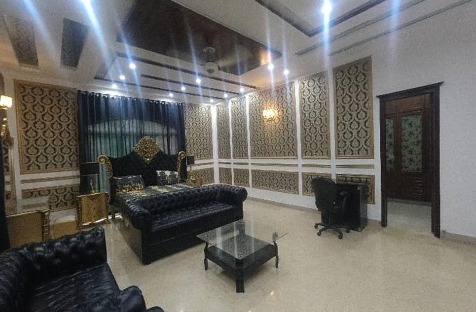 4 kanal house for rent in Phase 8 - Park View DHA Lahore