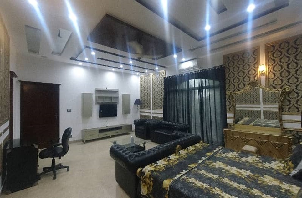 4 kanal house for rent in Phase 8 - Park View DHA Lahore