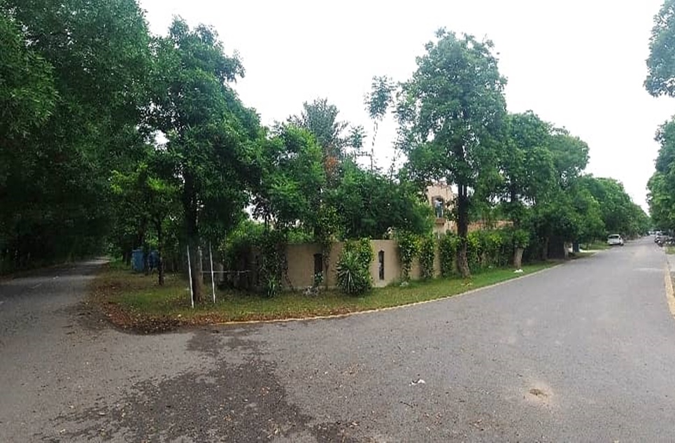 4 kanal house for rent in Phase 8 - Park View DHA Lahore