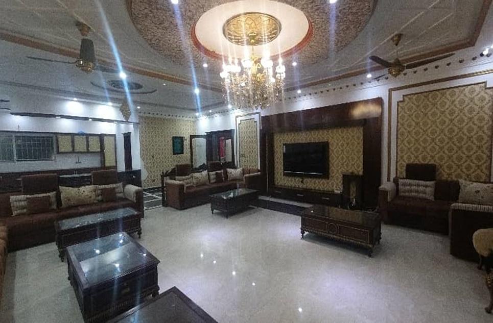4 kanal house for rent in Phase 8 - Park View DHA Lahore