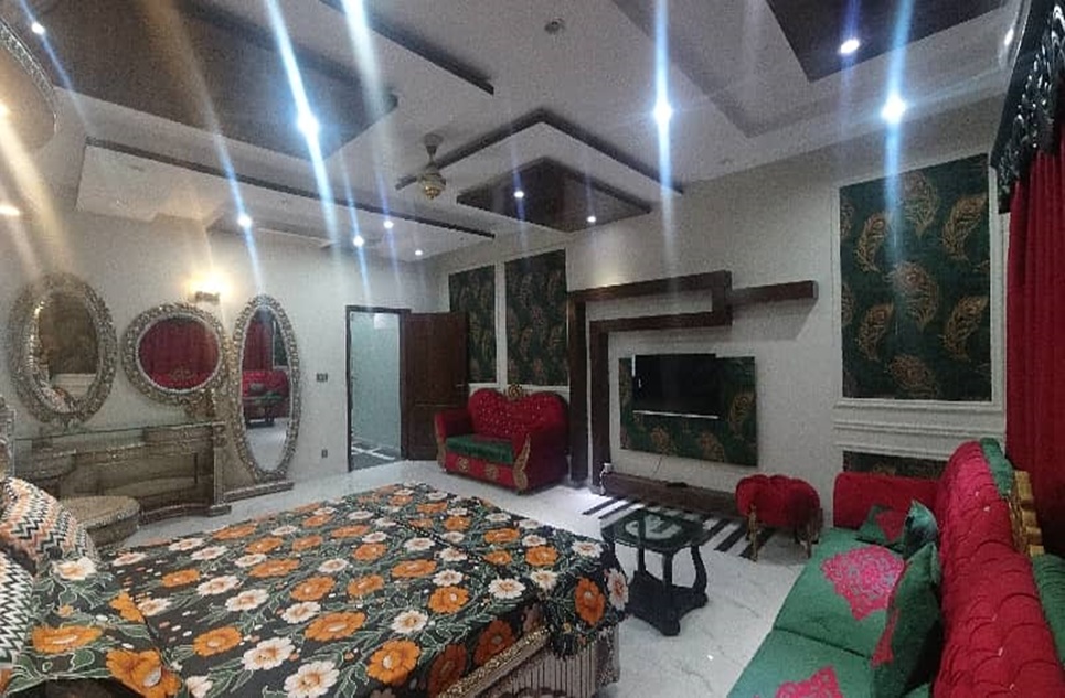 4 kanal house for rent in Phase 8 - Park View DHA Lahore