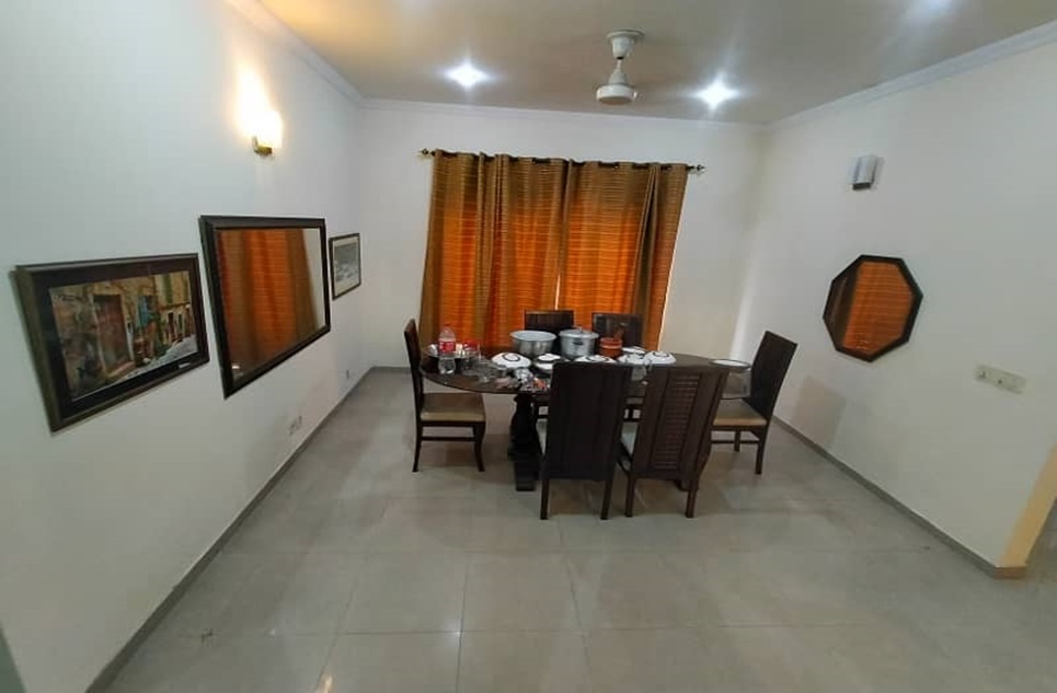 10 marla house for rent in Phase 8 DHA Lahore