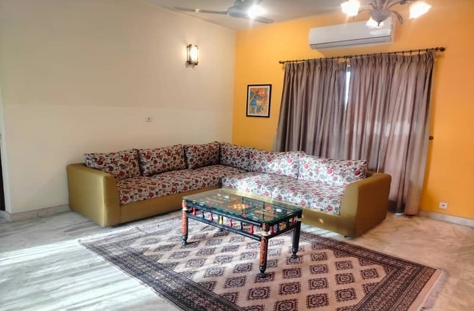 1 kanal house for rent in Phase 6 DHA Lahore
